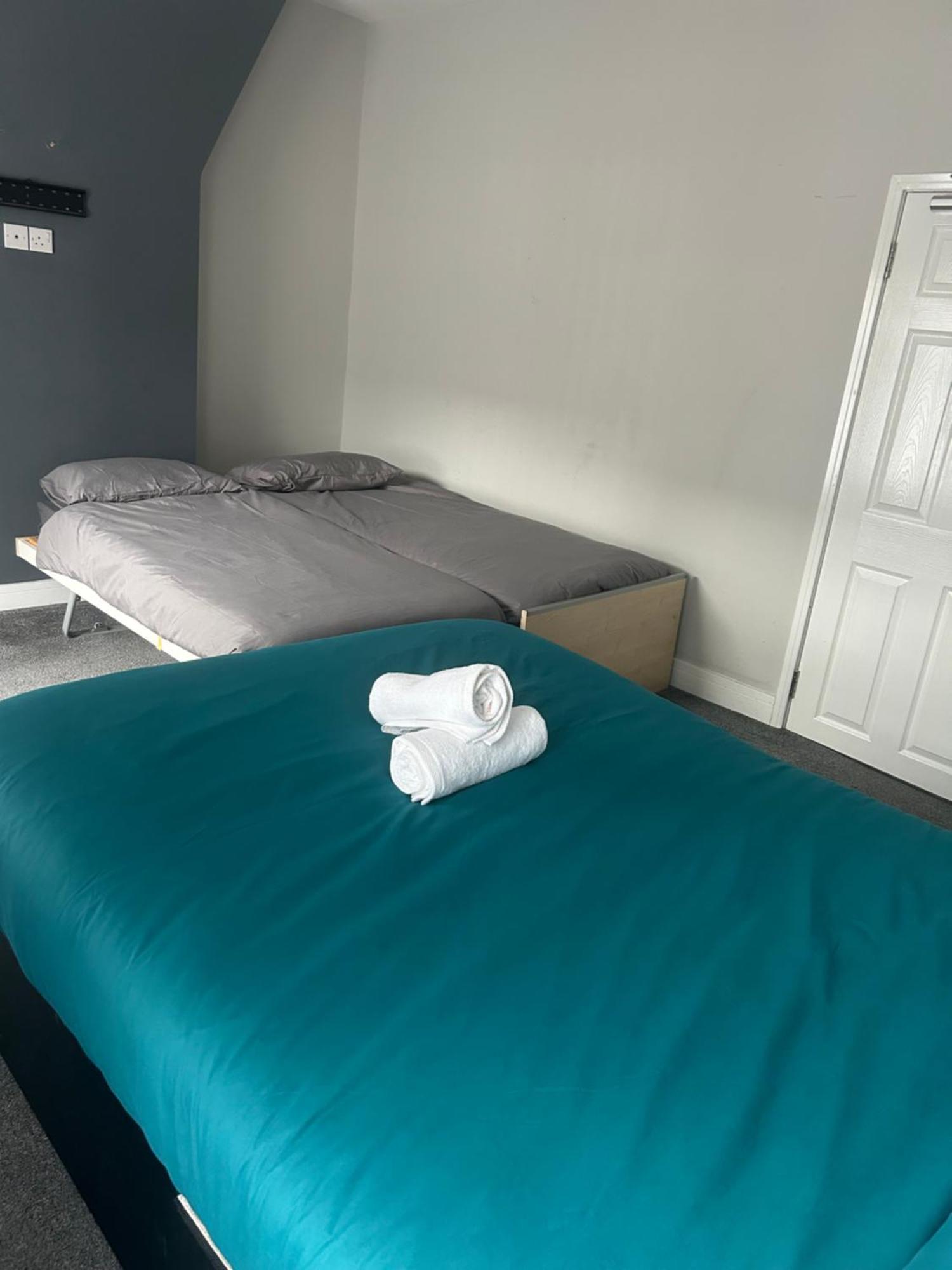 Brunswick Place Xxx Stoke-on-Trent Екстер'єр фото